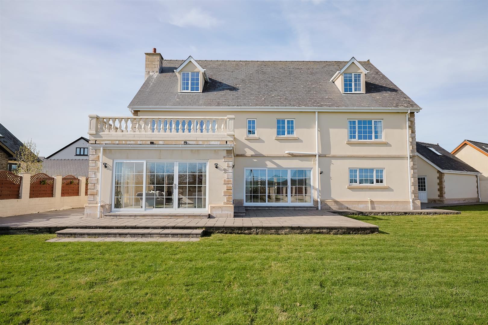 6 Clos Y Parc, Five Roads, Llanelli, SA15 5HB